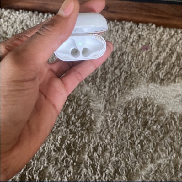 AirPod case - Picture 4 of 4